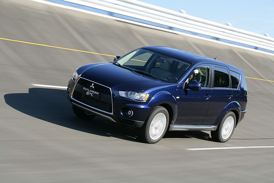 2010款三菱欧蓝德资料图