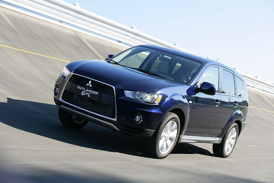 2010款三菱欧蓝德资料图