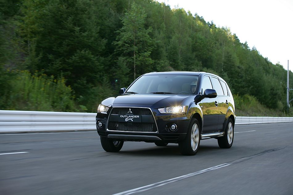 2010款三菱欧蓝德资料图