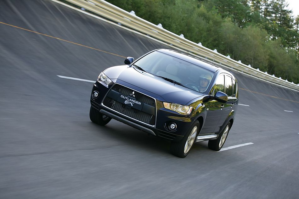 2010款三菱欧蓝德资料图