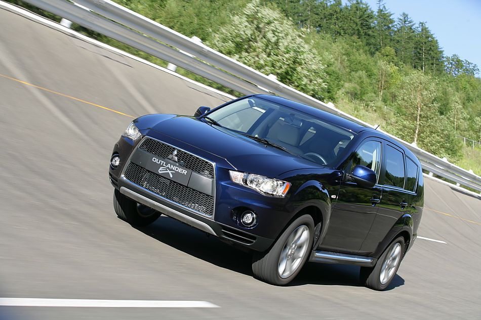 2010款三菱欧蓝德资料图