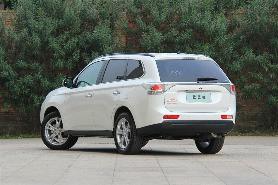2013款 2.4L CVT 四驱 豪华导航版 7座 外观