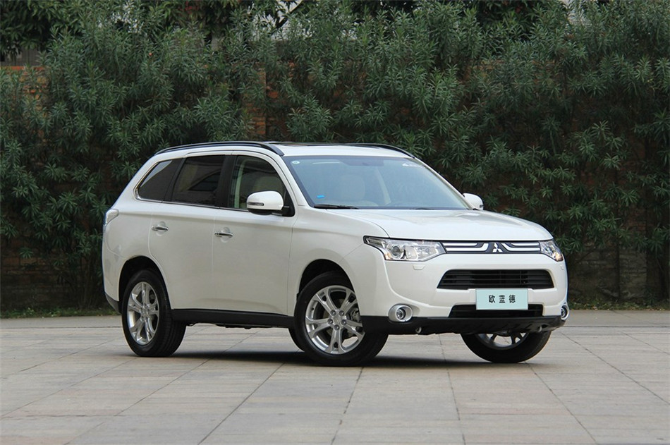 2013款 2.4L CVT 四驱 豪华导航版 7座 外观