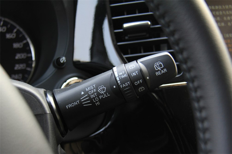 2013款 2.4L CVT 四驱 豪华导航版 7座 内饰