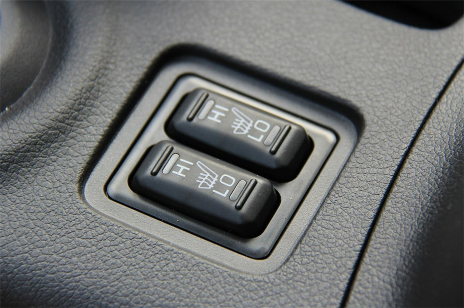 2013款 2.4L CVT 四驱 豪华导航版 7座 座椅空间