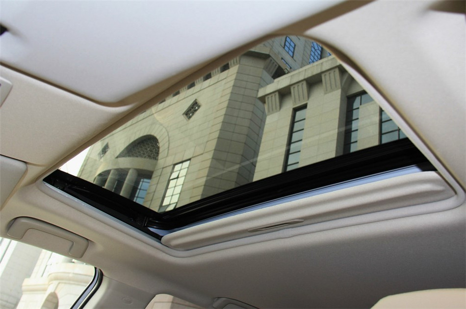 2013款 2.4L CVT 四驱 豪华导航版 7座 座椅空间