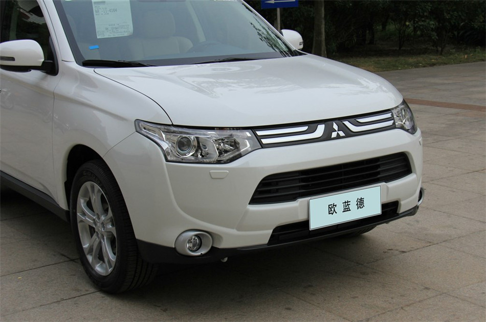 2013款 2.4L CVT 四驱 豪华导航版 7座 其他