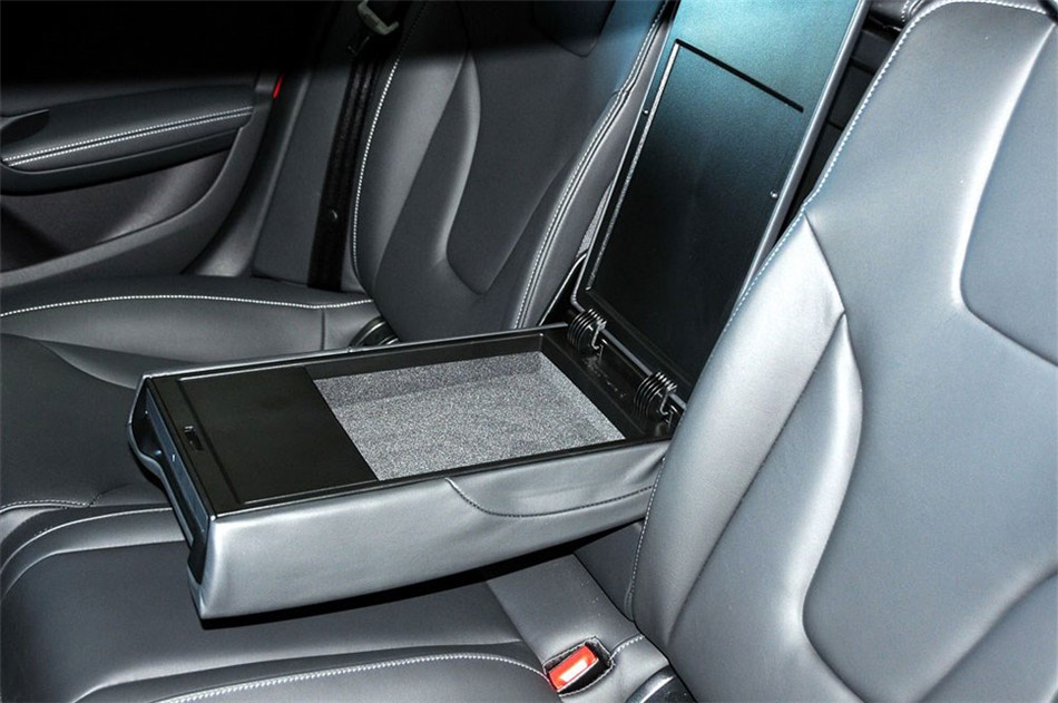 2012款 3.0T 双离合 Sportback 座椅空间