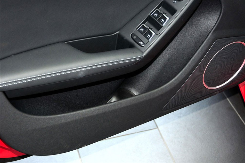 2012款 3.0T 双离合 Sportback 座椅空间