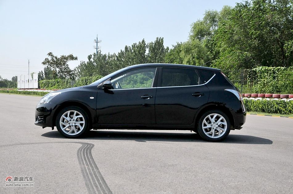 2011款骐达GTS外观