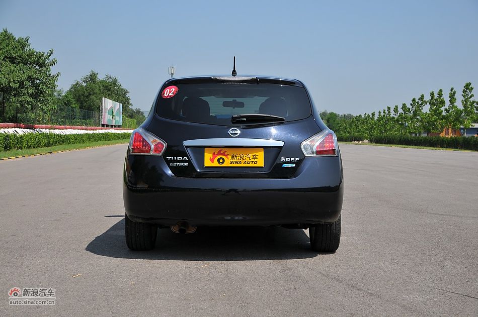 2011款骐达GTS外观