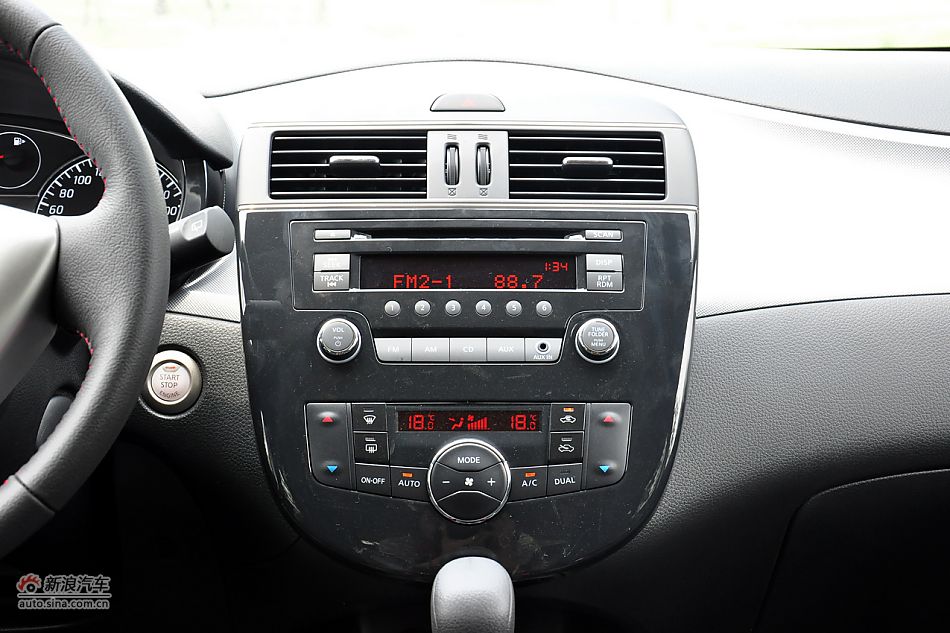 2011款骐达1.6T高清到店实拍