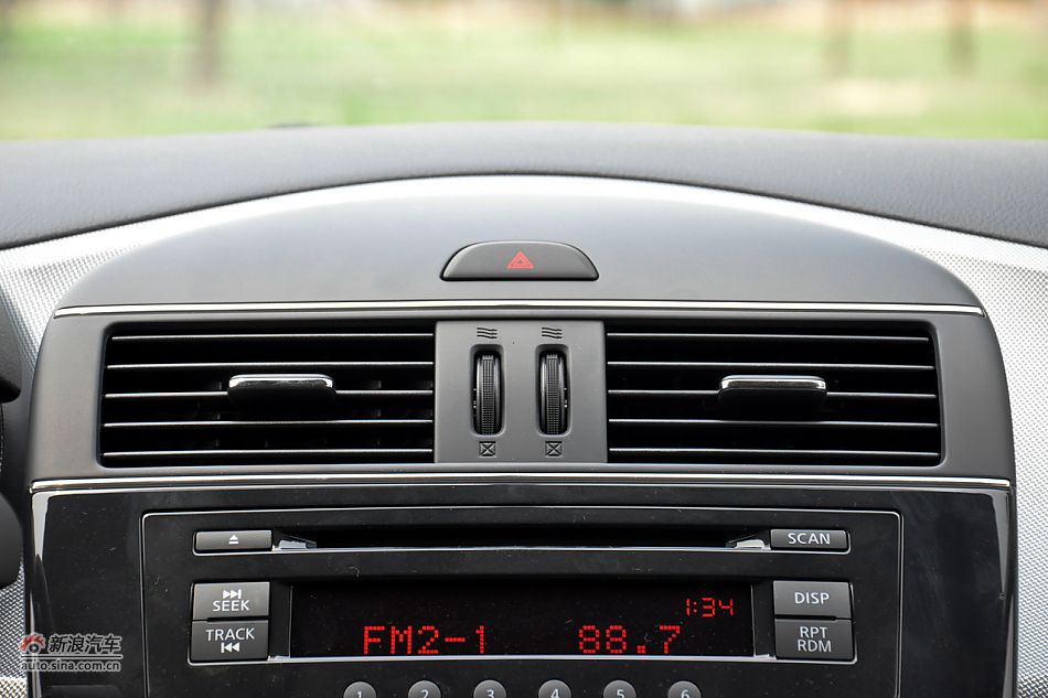 2011款骐达1.6T高清到店实拍