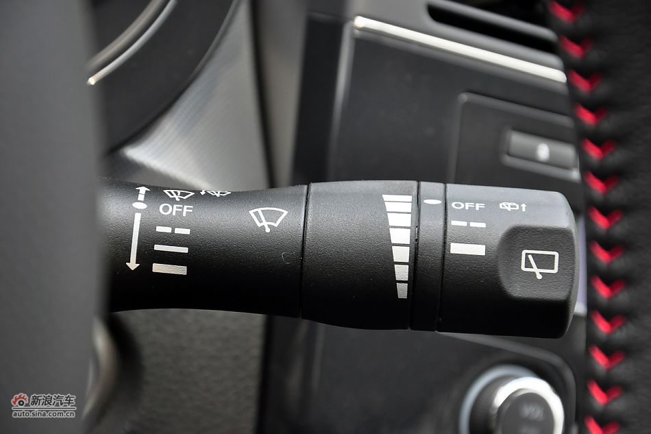 2011款骐达1.6T高清到店实拍