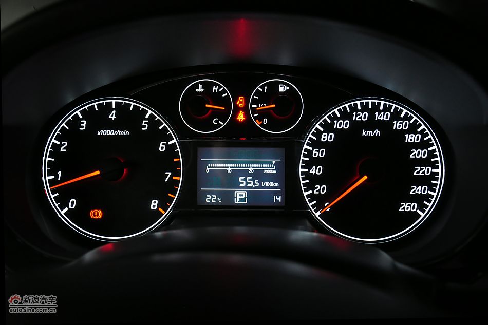 2011款骐达1.6T高清到店实拍