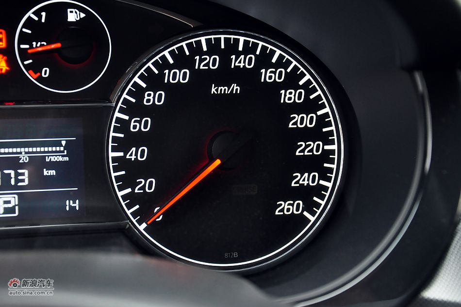 2011款骐达1.6T高清到店实拍