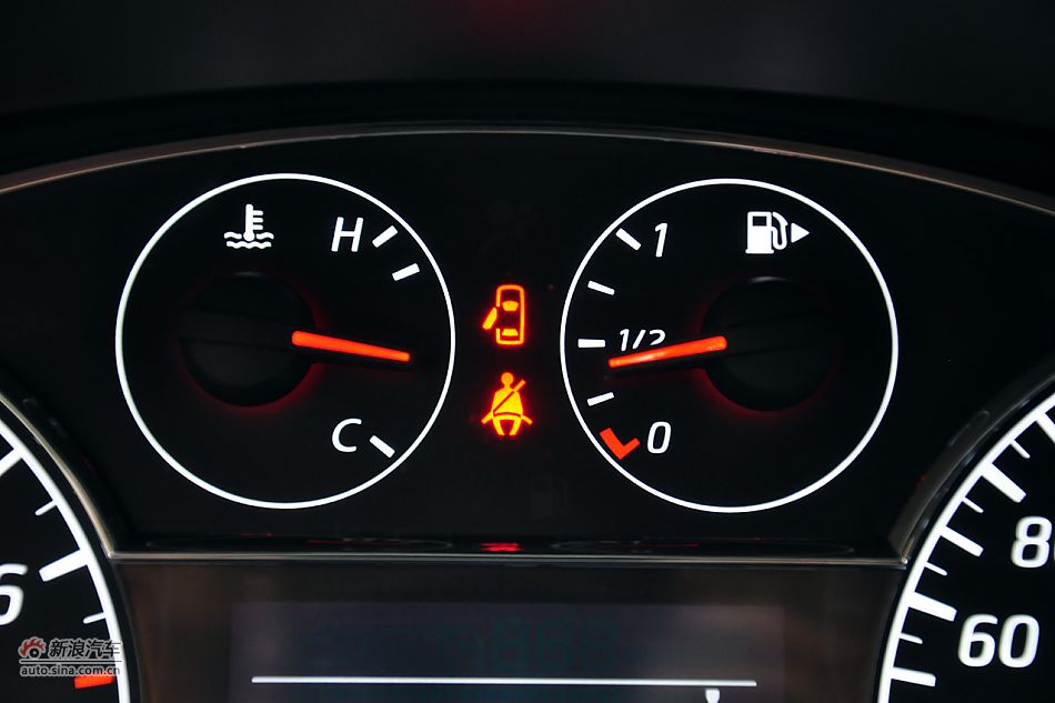 2011款骐达1.6T高清到店实拍