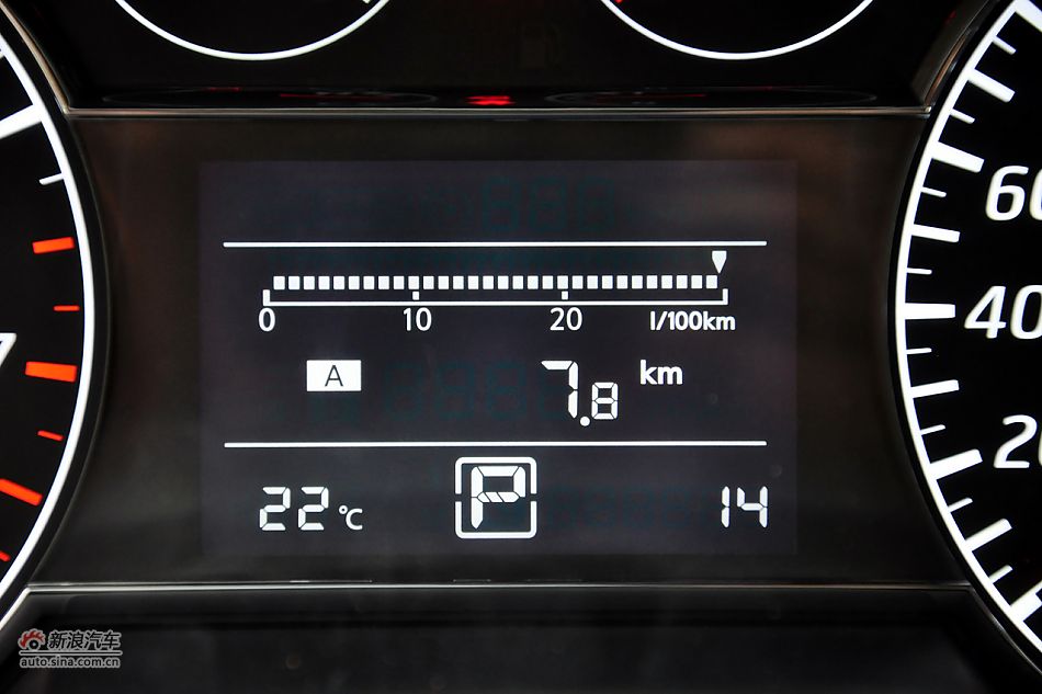 2011款骐达1.6T高清到店实拍