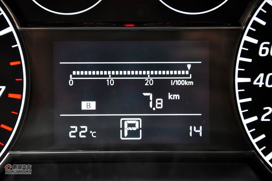 2011款骐达1.6T高清到店实拍