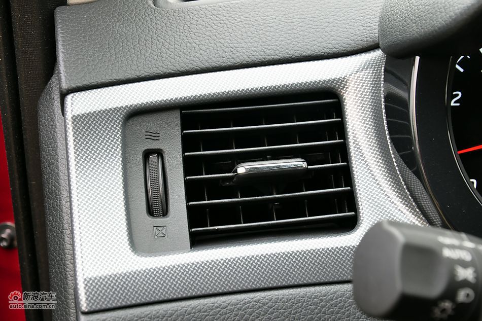 2011款骐达1.6T高清到店实拍