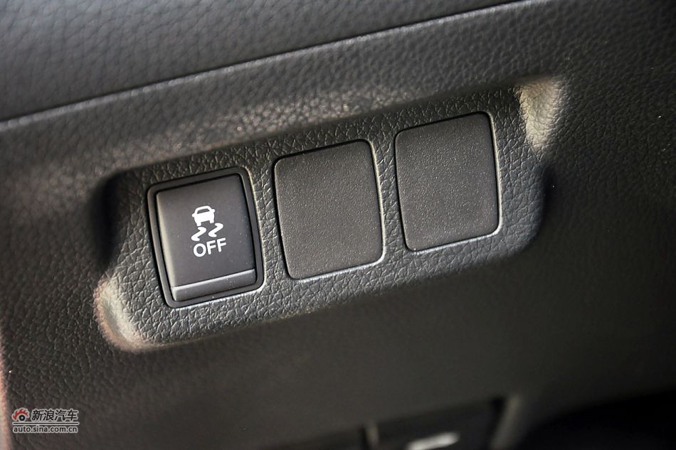 2011款骐达1.6T高清到店实拍