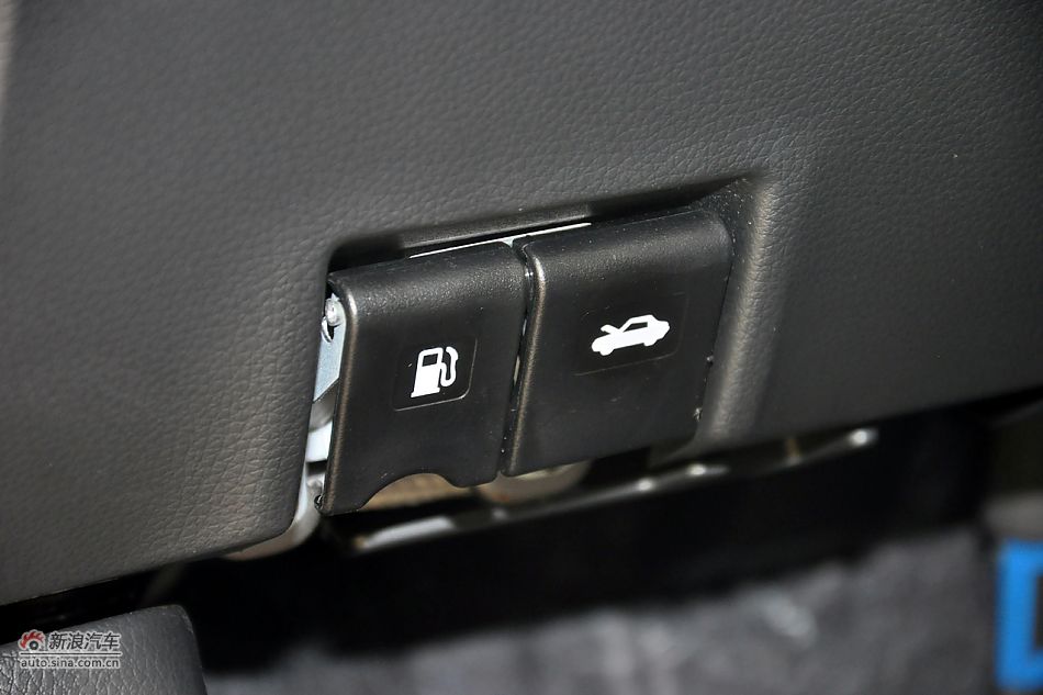 2011款骐达1.6T高清到店实拍