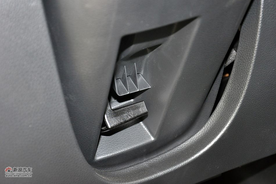 2011款骐达1.6T高清到店实拍