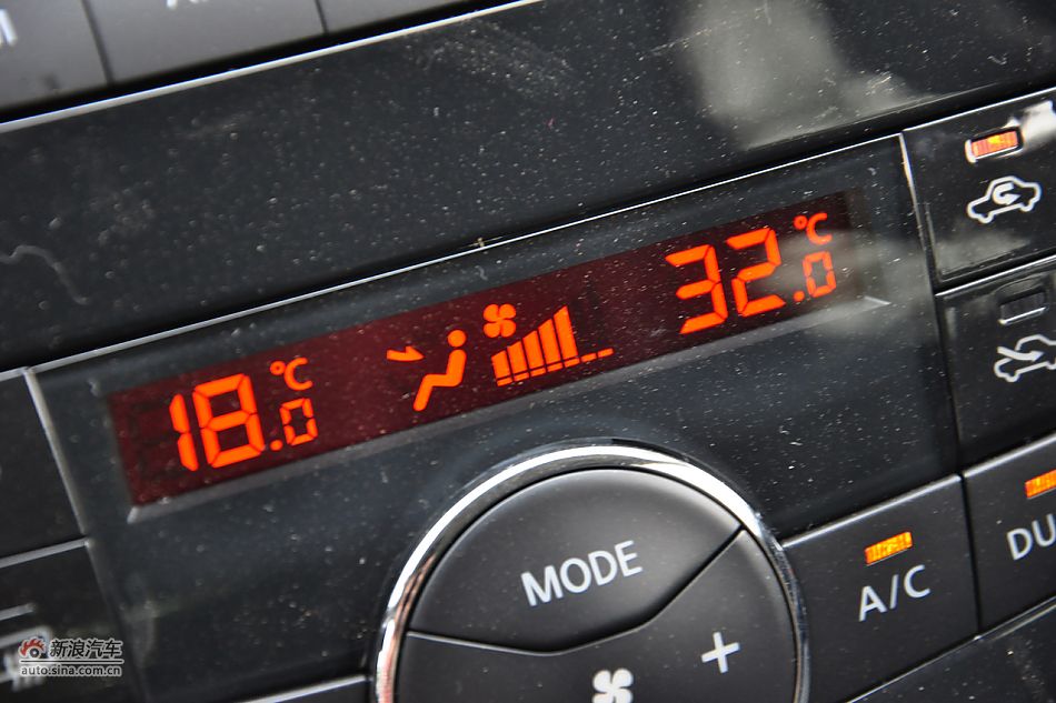 2011款骐达1.6T高清到店实拍