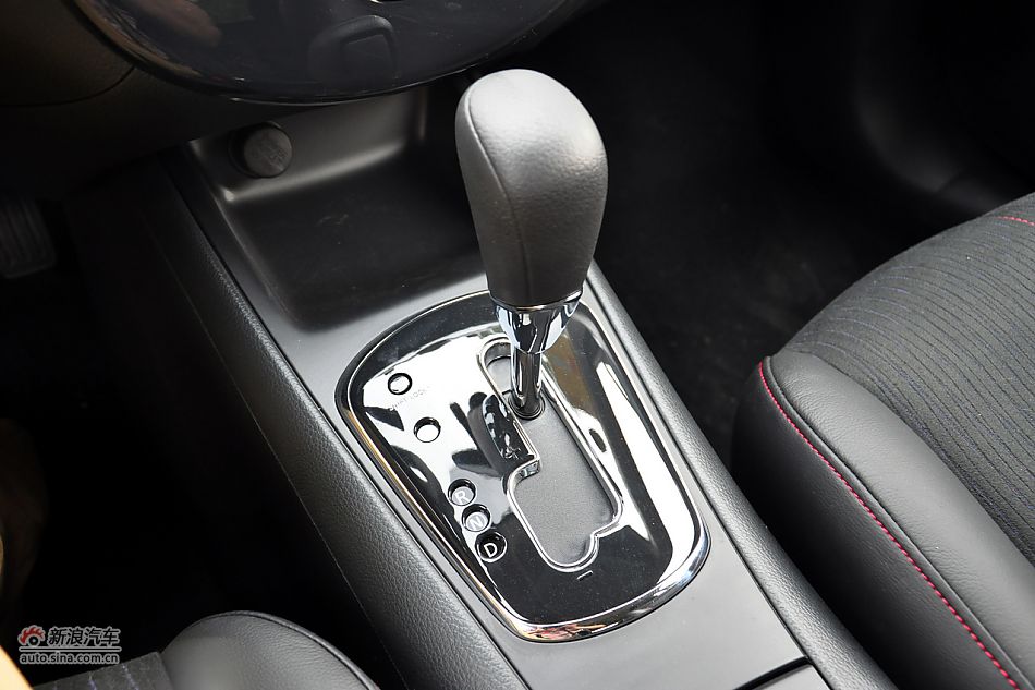 2011款骐达1.6T高清到店实拍