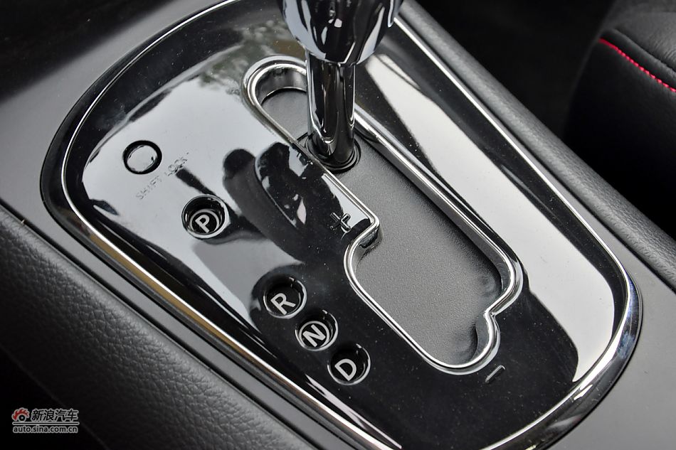 2011款骐达1.6T高清到店实拍