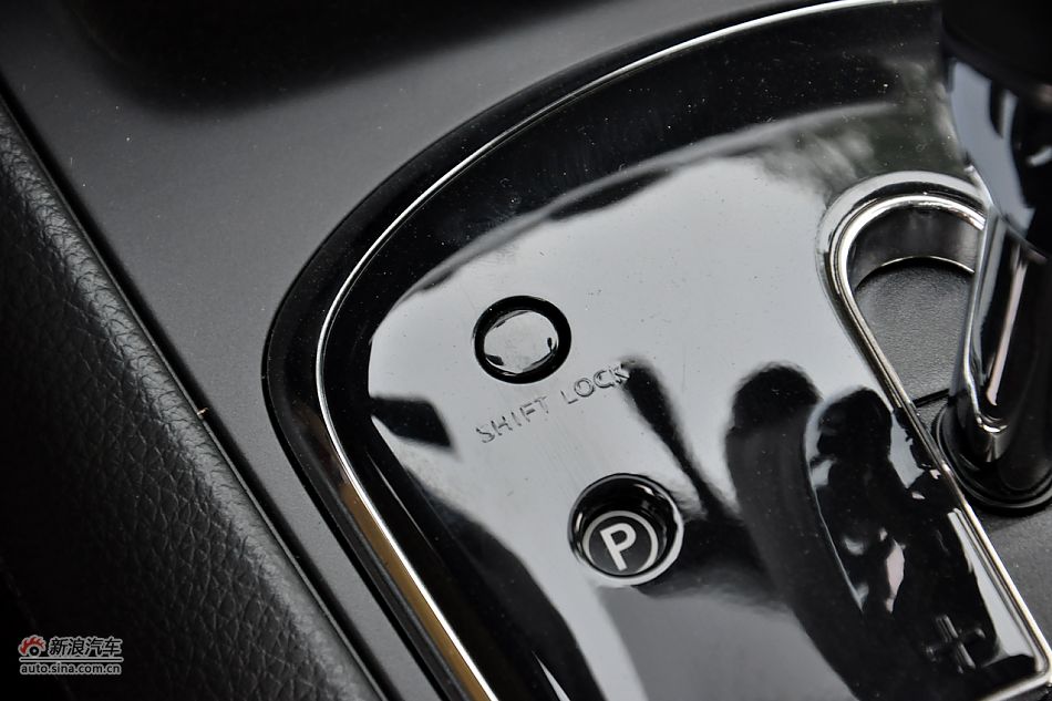 2011款骐达1.6T高清到店实拍