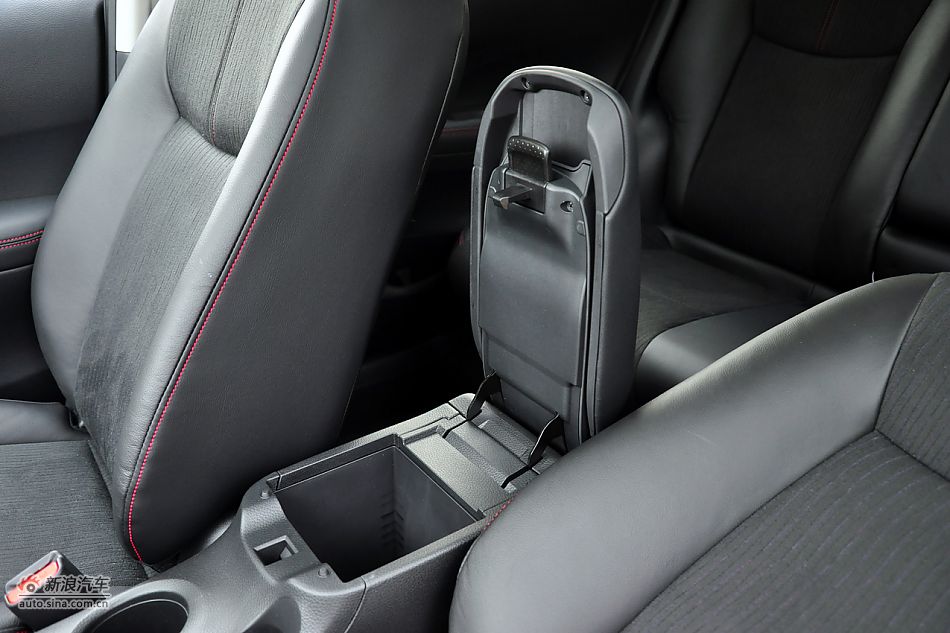 2011款骐达1.6T高清到店实拍