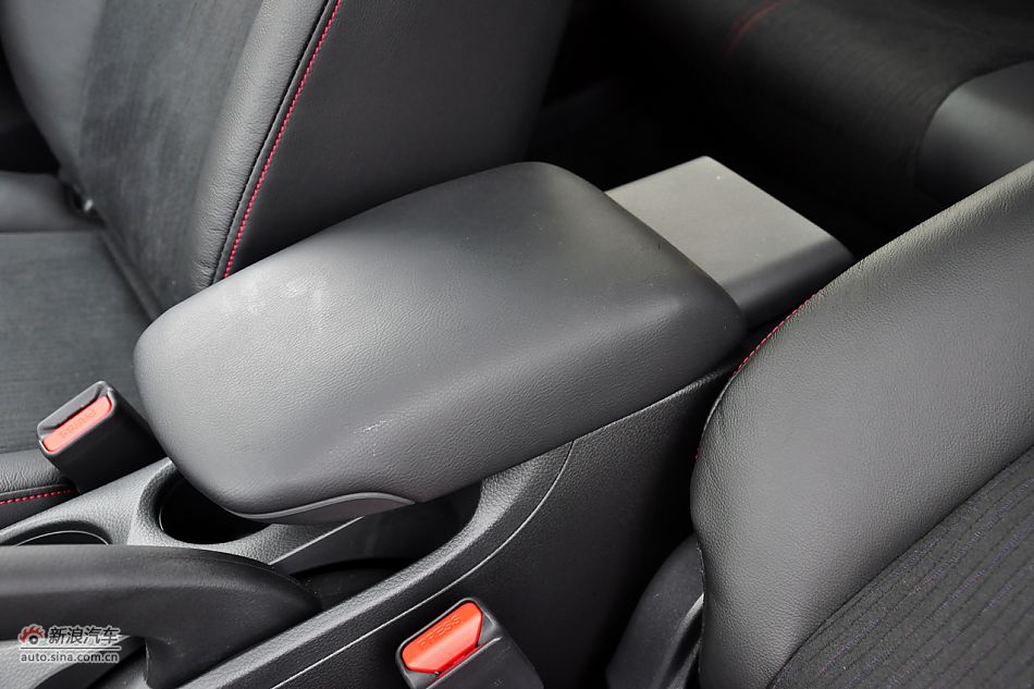 2011款骐达1.6T高清到店实拍