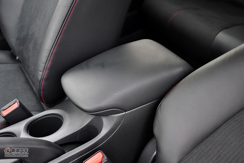 2011款骐达1.6T高清到店实拍