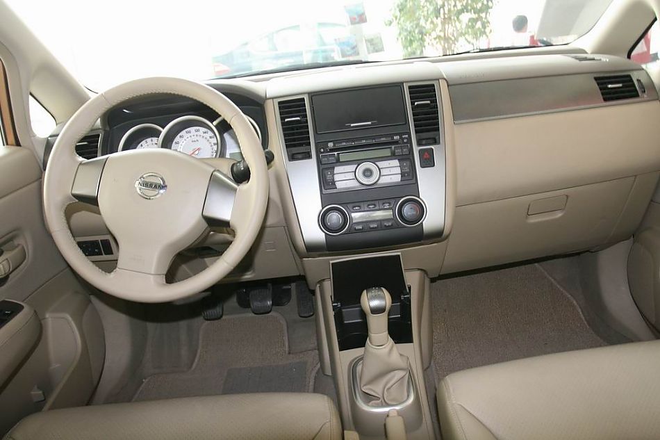 骐达内饰实拍图片