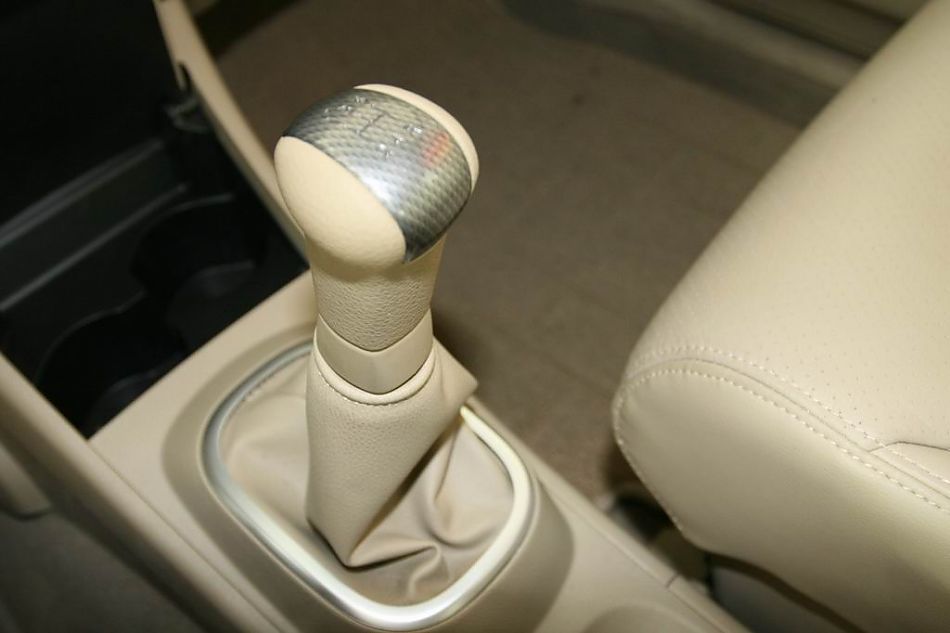 骐达内饰实拍图片