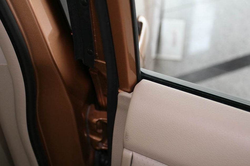 骐达内饰实拍图片