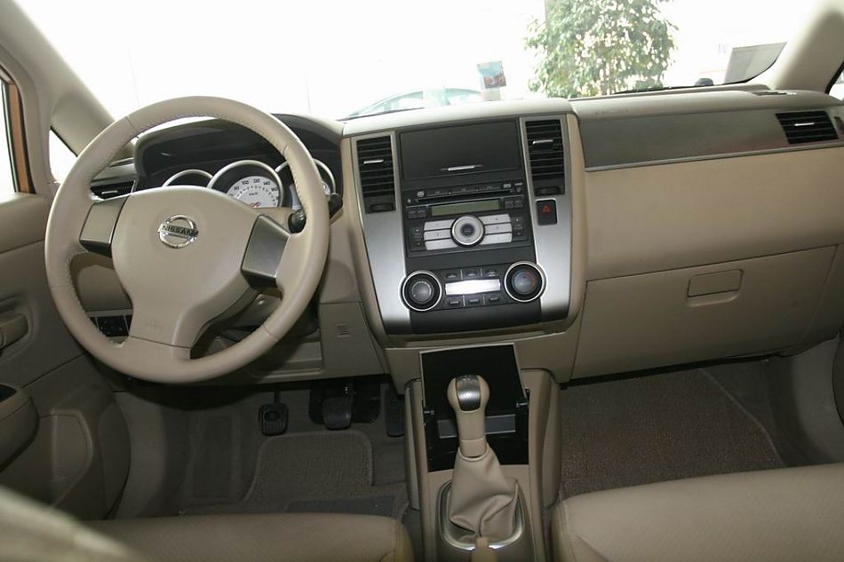 骐达内饰实拍图片