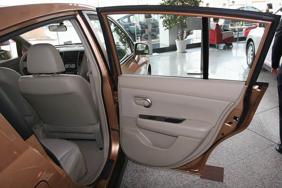 骐达内饰实拍图片