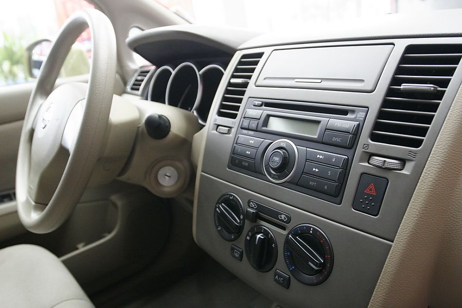 东风日产骐达内饰