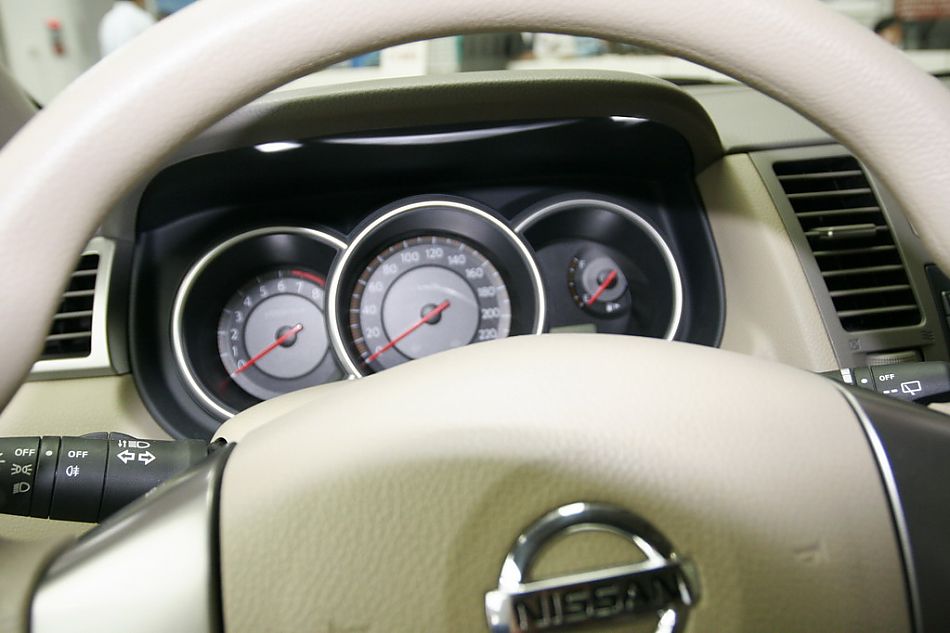 东风日产骐达仪表盘