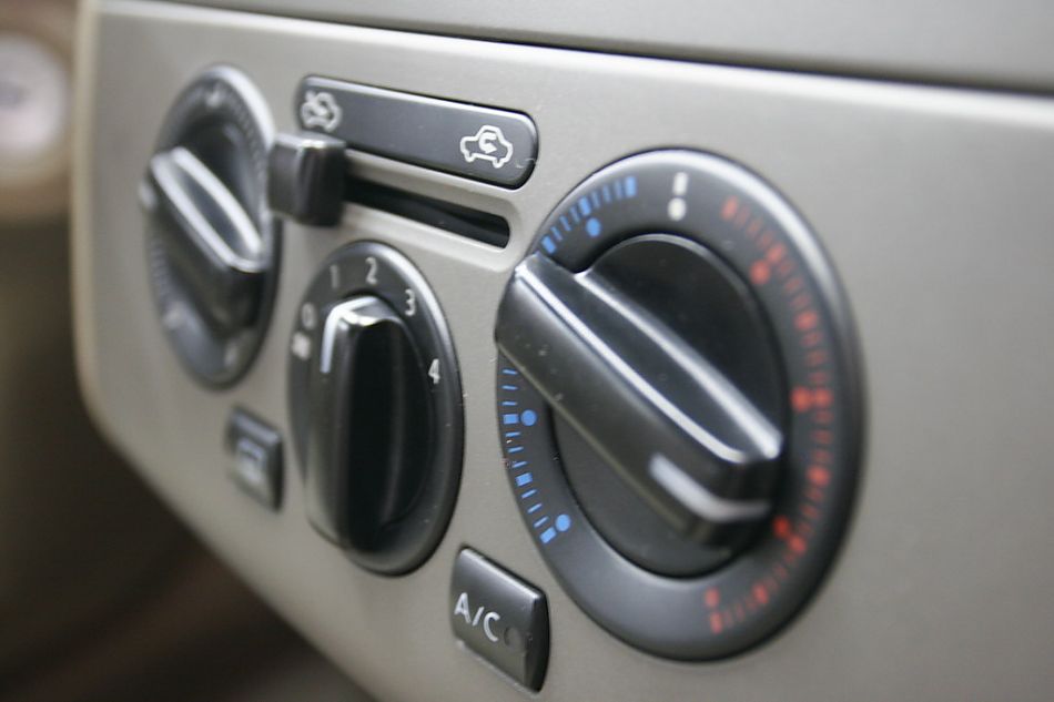 东风日产骐达中控台