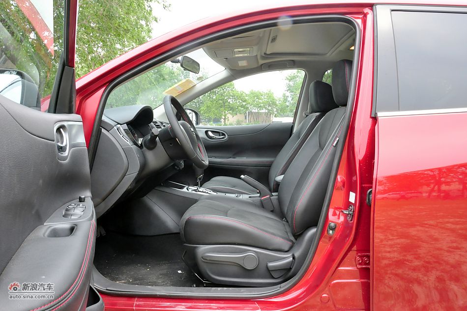 2011款骐达1.6T高清到店实拍