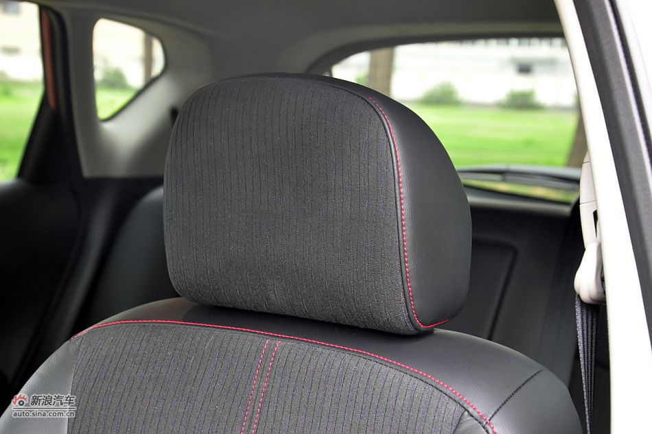 2011款骐达1.6T高清到店实拍