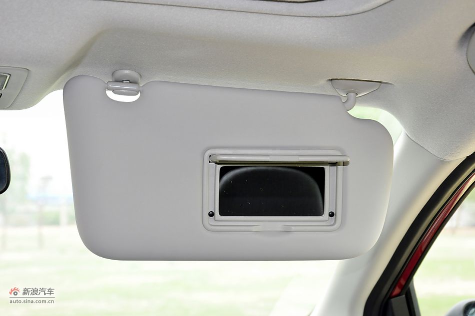 2011款骐达1.6T高清到店实拍