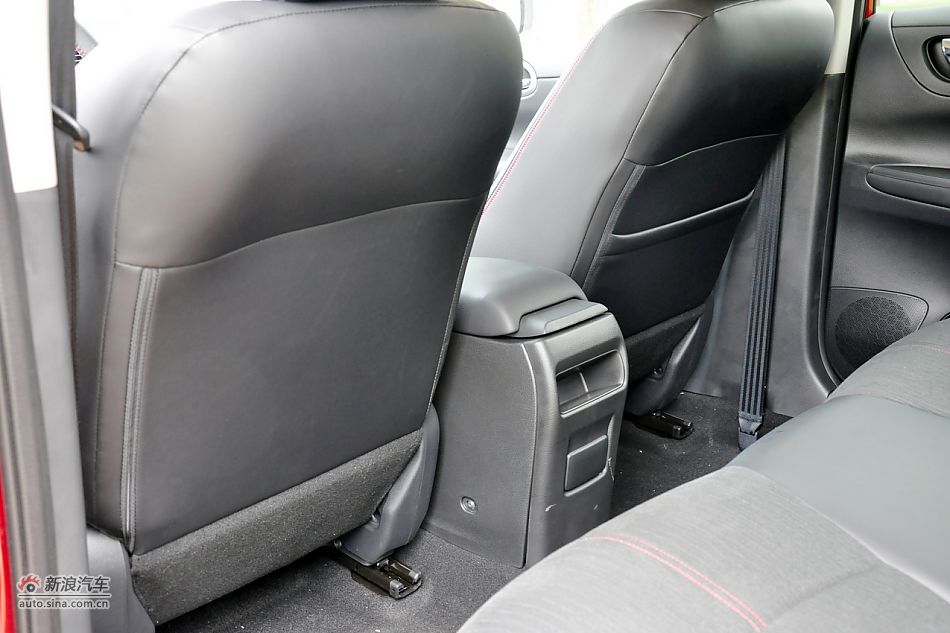 2011款骐达1.6T高清到店实拍