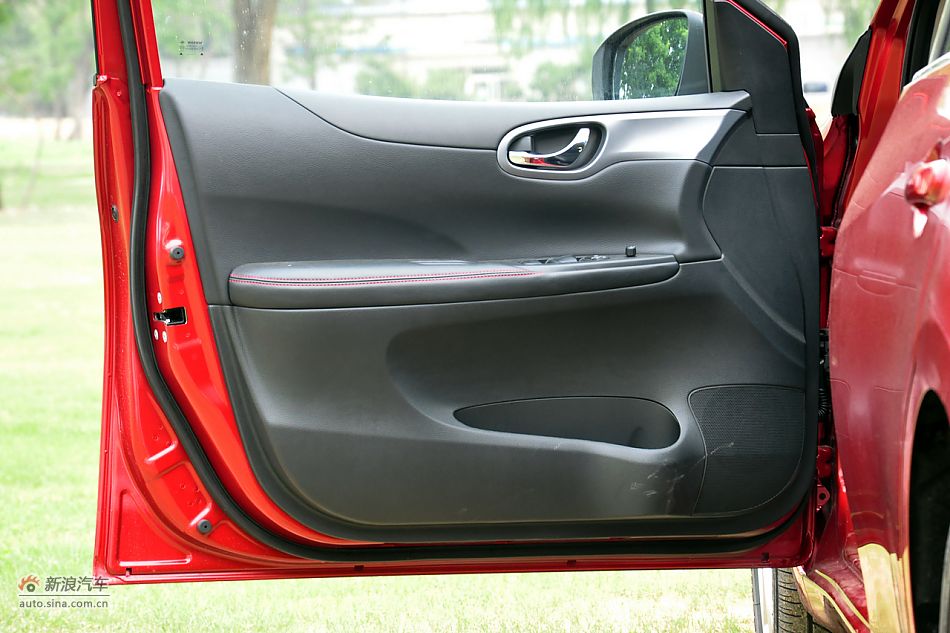 2011款骐达1.6T高清到店实拍