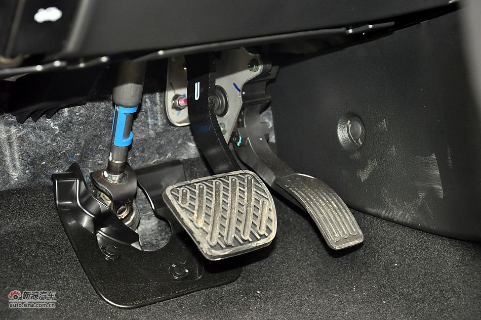 2011款骐达1.6T高清到店实拍