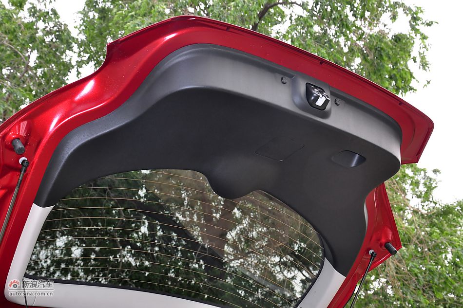 2011款骐达1.6T高清到店实拍