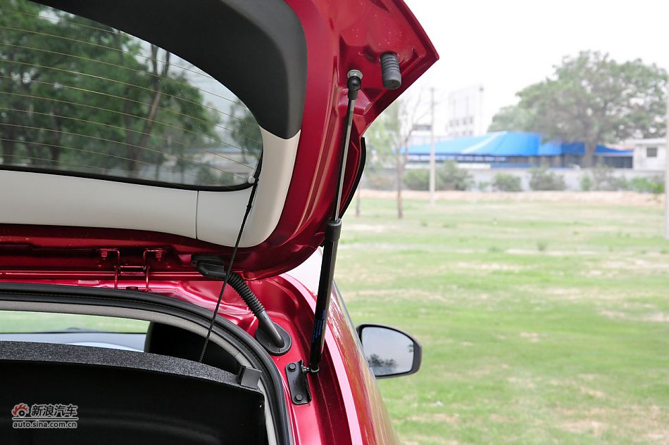 2011款骐达1.6T高清到店实拍